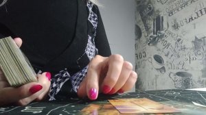 Что случится, кто в дверь постучится? Расклад Таро