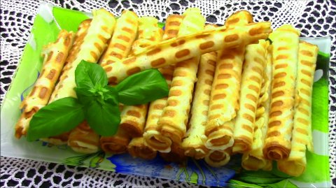 Хрустящие вафельные трубочки.