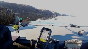 рыбалка в отвес с лодки в ноябре (первый раз)