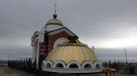 Необходимое обновление: часовню на Никольской горе увенчали новые купол с крестом