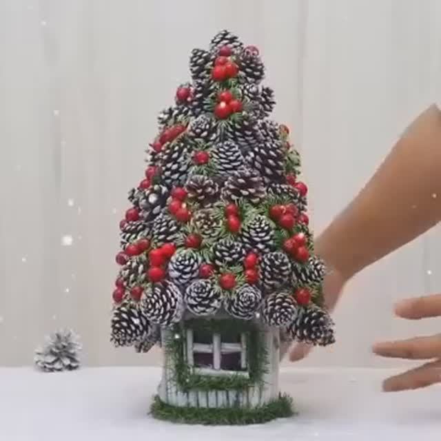 Новогодний домик из банки и природных маьериалов