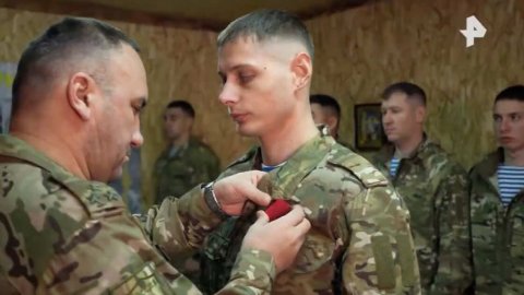 Десантники ВС РФ получили высокие награды за подвиги в Курской области