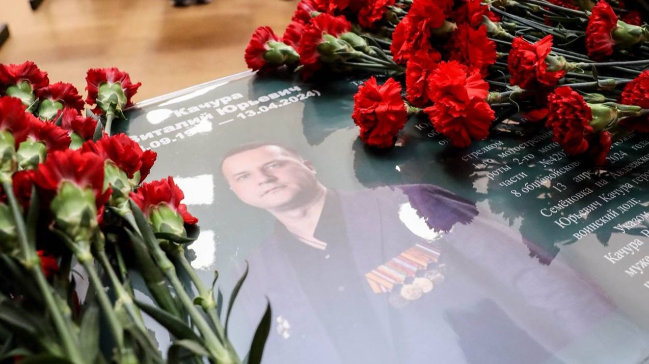 Символ памяти: в Мытищах открыли парту в честь героя СВО Виталия Качуры