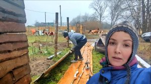 2 НЕДЕЛИ НАД НАМИ СМЕЯЛИСЬ. СОБРАЛИ ЗАБОР ПОСЛЕ УРАГАНА. ДЕЛАЕМ ОТОПЛЕНИЕ В ДОМЕ.