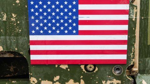 WSJ: военные США захватили груз следовавшего из Китая в Иран судна