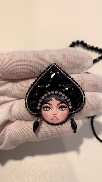 Стильная брошка из бисера и страз своими руками - мастер-класс и набор материалов