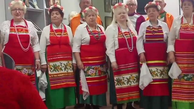 Шуточная: "В душе нам 28, не 82!" (На завалинке)