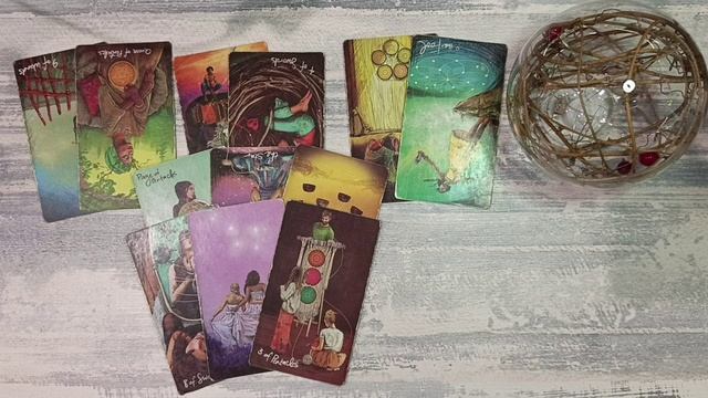 Его планы на отношения с Вами? Онлайн расклад таро