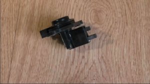 Как заменить щётки в регуляторе напряжения , если сам он исправен, а щётки сломались или сточились.