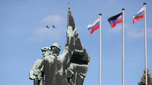 Ушаков указал на бессмысленность идеи Зеленского о референдуме на Донбассе