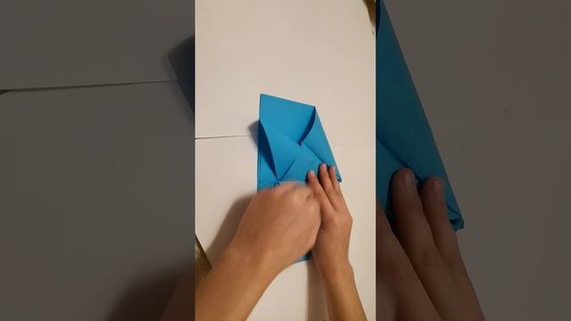 Лёгкий истребитель из бумаги