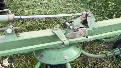 Летние дни в деревне! Научилась работать на ворошилке! В ожидании отела Полянки!