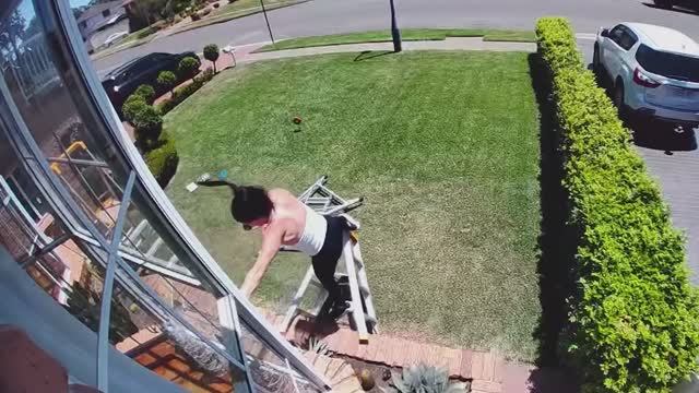 NEW! BRAIN TIME. САМЫЕ НЕЛЕПЫЕ МОМЕНТЫ, СНЯТЫЕ НА КАМЕРУ НАБЛЮДЕНИЯ(1)