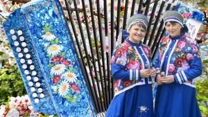 Вокальный дуэт "Лира" "Нам без гармошки не жить на земле!" (муз. и сл. Ирины Скибиной)