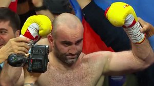 Россиянин Мурат Гассиев стал чемпионом мира WBA в тяжелом весе.