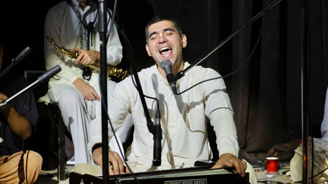 КИРАН МЕЛА 8.11.2025 - киртан Абхай Чайтанья дас