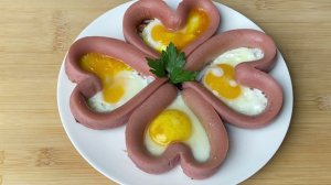 Сосиски в форме сердца с яйцами. Особый завтрак для особых случаев