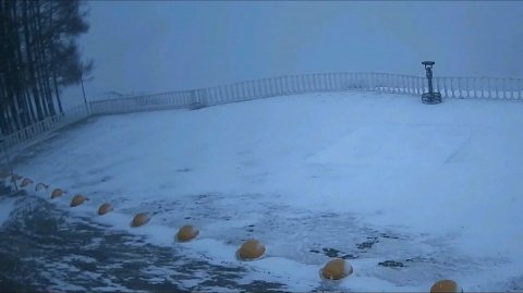 Сильный снежный заряд в городе Вязники утром 13.12.2025