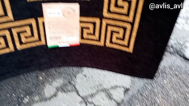 Вещевой рынок в Северной Италии Сан-Ремо декабрь 2025