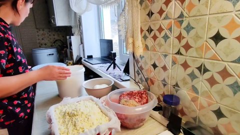 Неприятность получилась. Как семья живёт в деревне