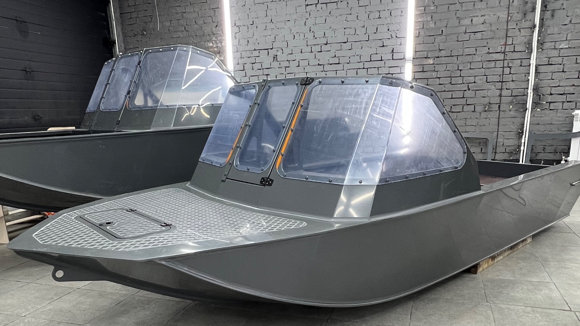 Парабель 410П (капотная) лодка из ПНД. Новосибирск