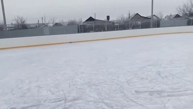 Первый выезд на коньках.