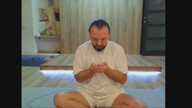 Крийя для усиления ауры и медитация для устранения негативных мыслей