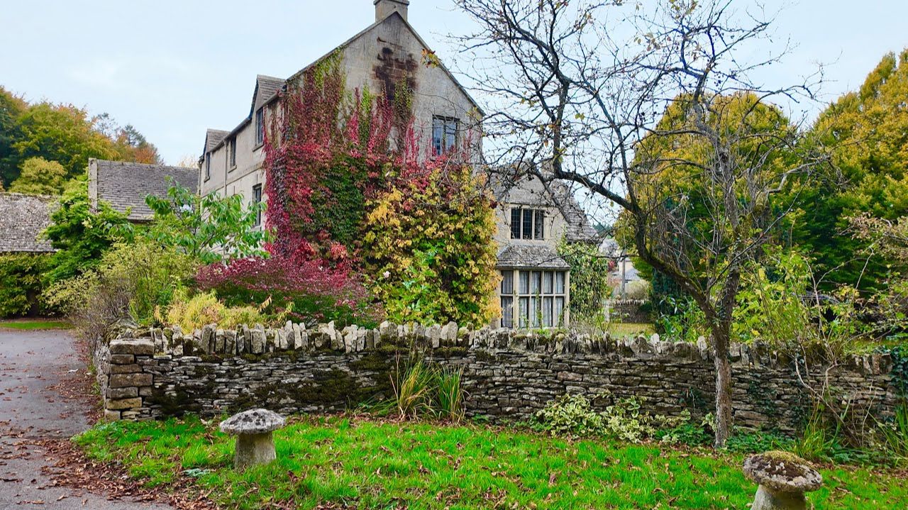 UK, Cotswolds - Colourful Autumn Walk