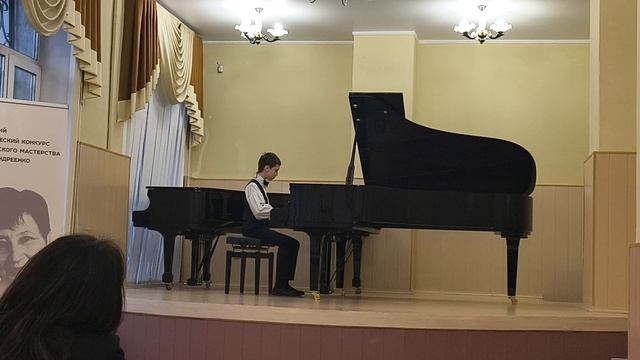 И. С. Бах Инвенция фа минор Э. Григ Поэтические картинки - исполняет Фёдор Смыслов