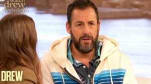 Адам Сэндлер заставил Дрю Бэрримор сделать фейспалм, описывая «грязное» стендап-шоу