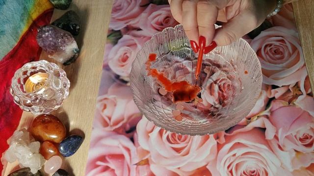 Кто о вас постоянно мечтает 💞 гадание на свече