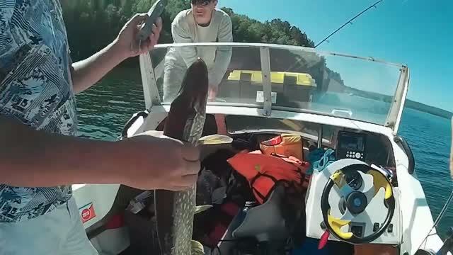 🚀 Щучий Клондайк с Катера: Самый Большой Улов Ждет Тебя! 🚀 Ловим Подводных Монстров на Озере