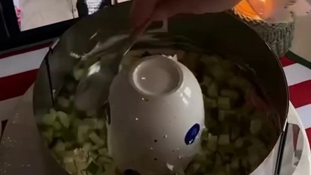 1000009632.MP4 🌲🌲🌲 САЛАТ С КУРИЦЕЙ И ПИКАНТНОЙ МОРКОВЬЮ - ПРОСТО И СО ВКУСОМ 🌲🌲🌲