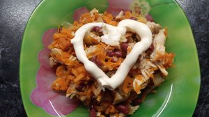 Простой салат родом из советского союза порадует вас и в будни, и в праздники