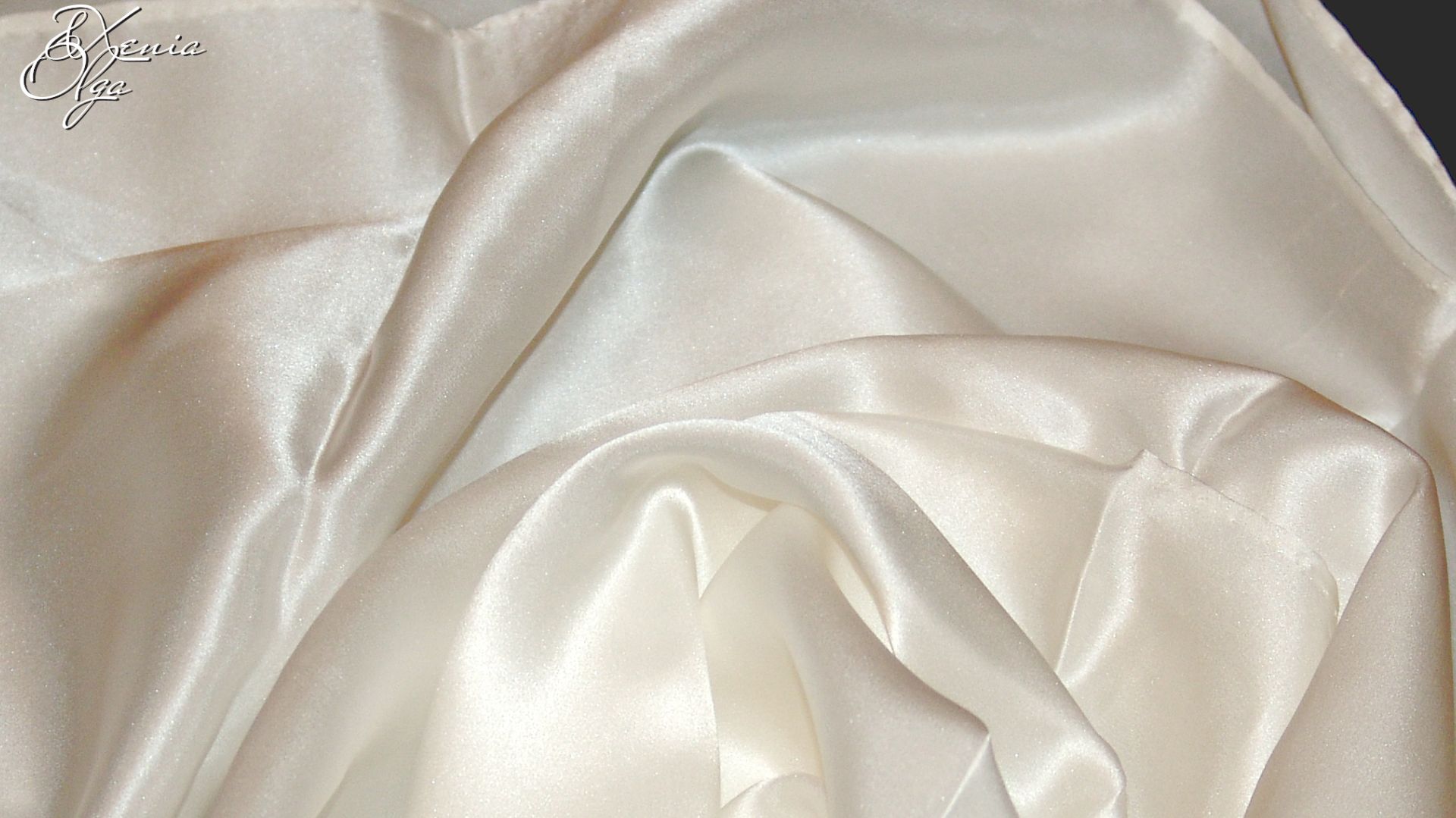 Палантин "Нежность" из натурального шелка атласа ручной подгиб