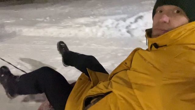 Новогодний экстрим 2026. На ватрушке за курьером