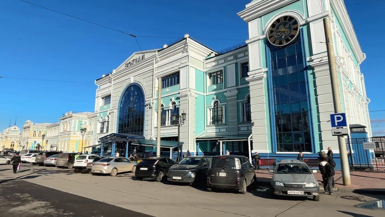 Eisenbahn in Russland: Güter- und Personenzüge kommen in Irkutsk an | Transsibirische Eisenbahn