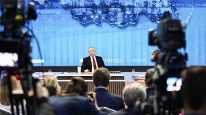 Более 1,1 млн вопросов поступило на прямую линию с Путиным