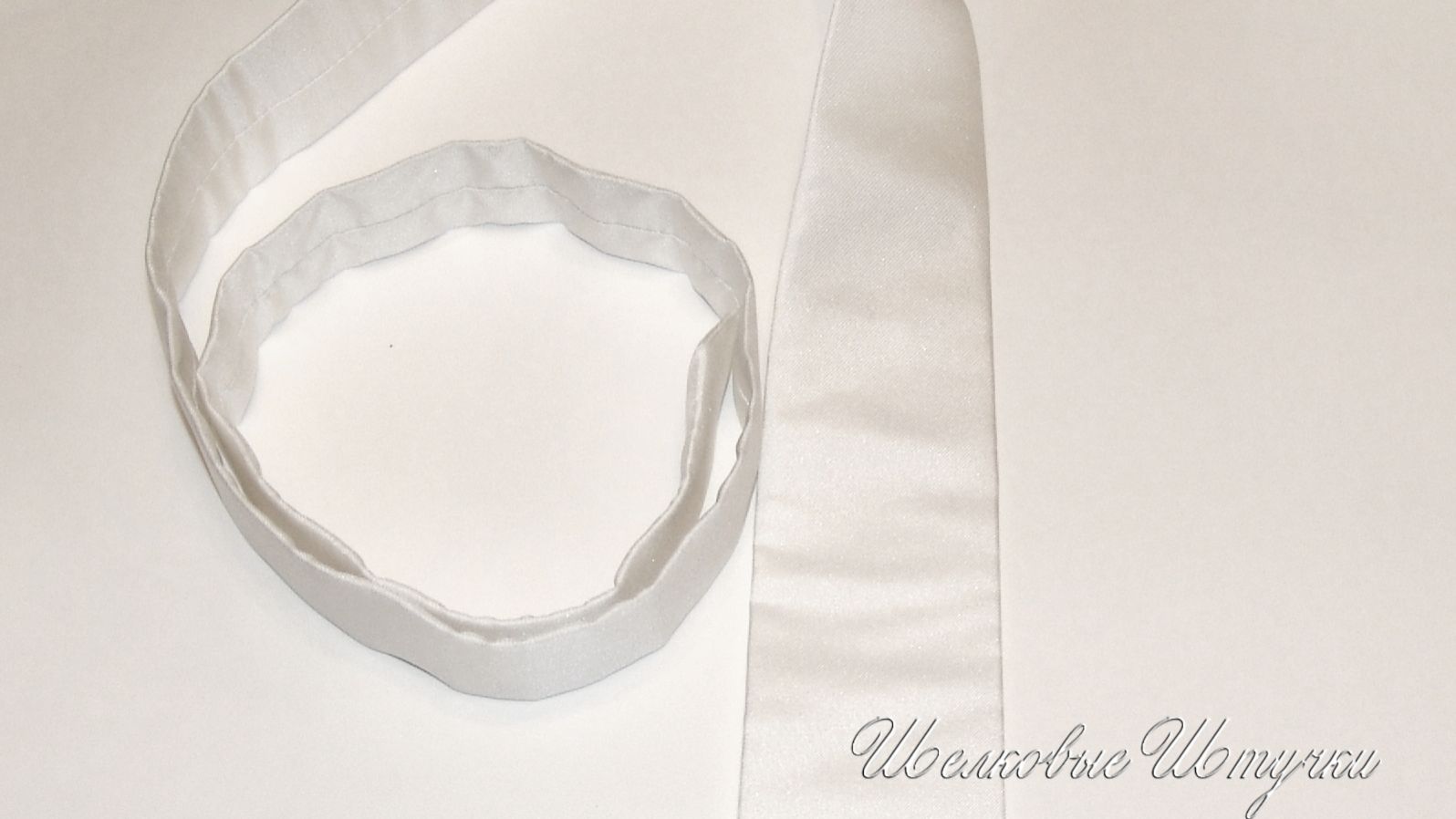 Белый Галстук из натурального шелка атласа в наличии