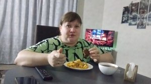 ПРОСТАЯ ЖИЗНЬ 45// МУКБАНГ// ЕДА НА КАМЕРУ// УЖИН//