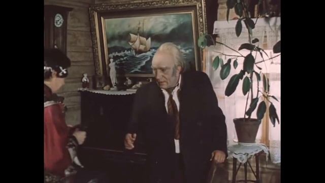 Волк хочет украсть подарки.