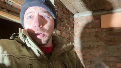 ВОСТАНАВЛИВАЮ СТАРУЮ БАНЮ ВЫНЕС ВСЕ СТАРОЕ К ЗИМЕ ГОТОВ ПЕРВЫЕ ЗАМОРОЗКИ