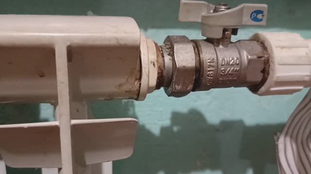 Устранение течи в кране американка смотреть онлайн