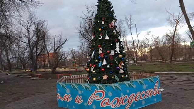 Новогодняя ёлка а микрорайоне Лиховском