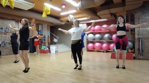 13-12-2025 Доброго субботнего дня всем! ☕🫖☃️❄️❄️❄️🪩🪘💃🎶🪇😀