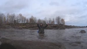 Рыбалка в Карелии.Что попало в ловушку на осиновых кольях.Сейчас проверим.