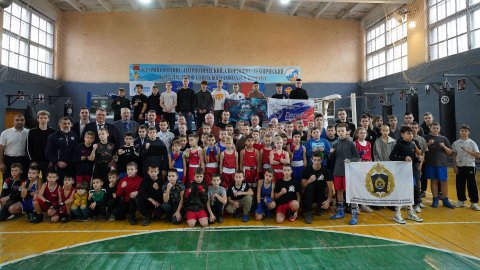 Русский Воин 11-й турнир Героев ИГОРЬ ТУХВАТОВ И ГРУППА «НАШИ» ЗАЖГЛИ НА БОКСЁРСКОМ РИНГЕ.