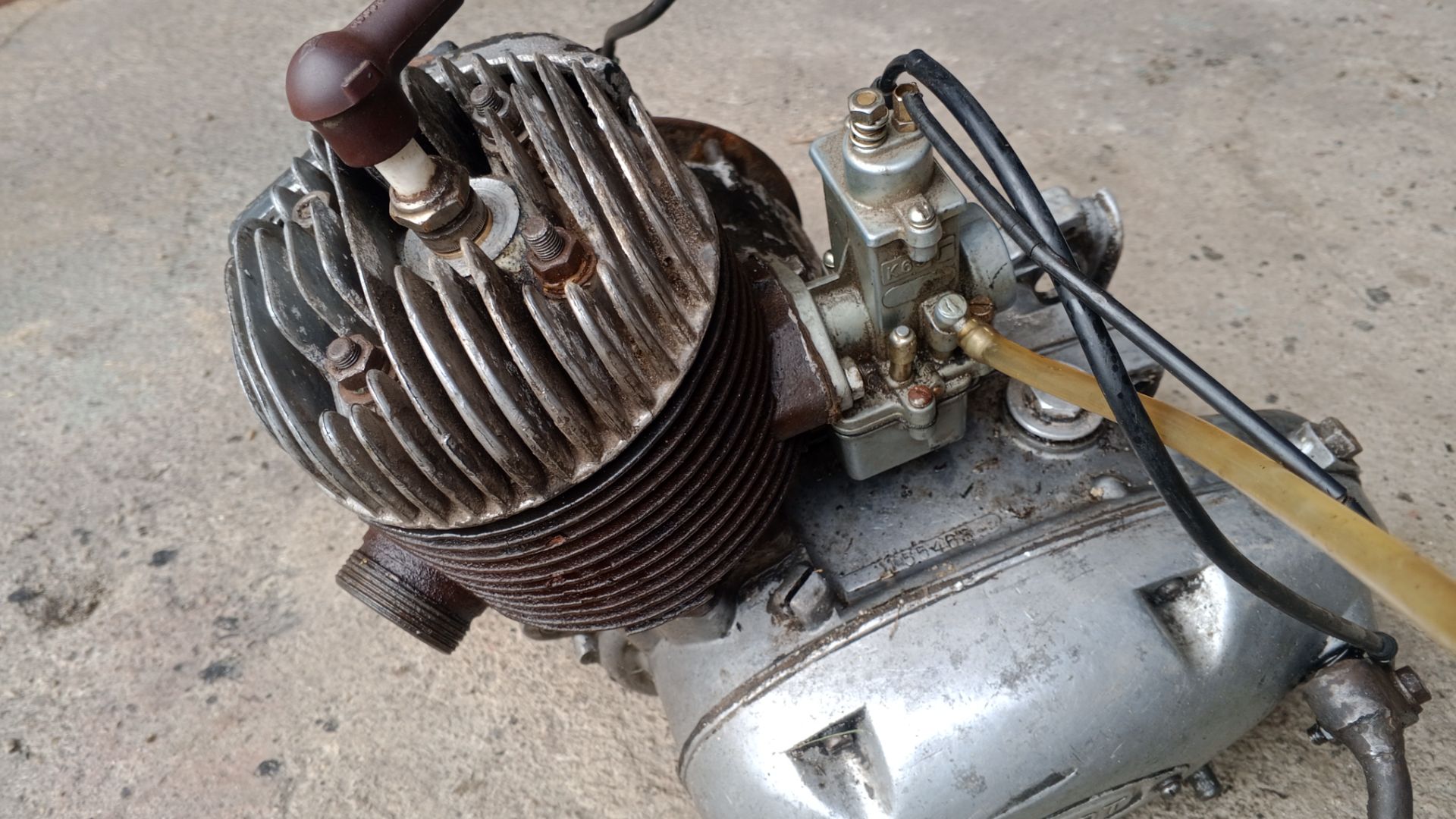 Запустил старинный двигатель после 10 лет простоя