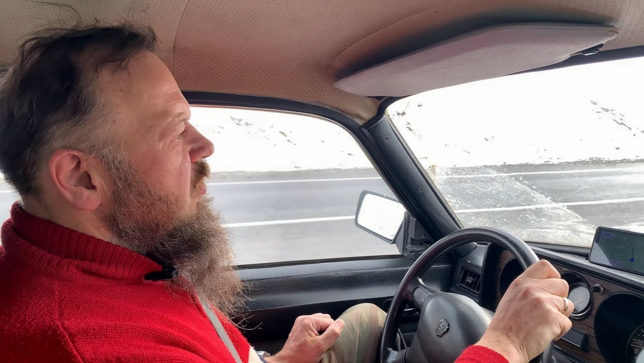 Deutscher in Sibirien: Matthias kauft das Auto "Wolga" für sein Dorfleben | Autokauf in Russland