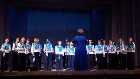 "Васильки". старший хор брянской городской детской хоровой школы. руководитель Маргарита Гурская